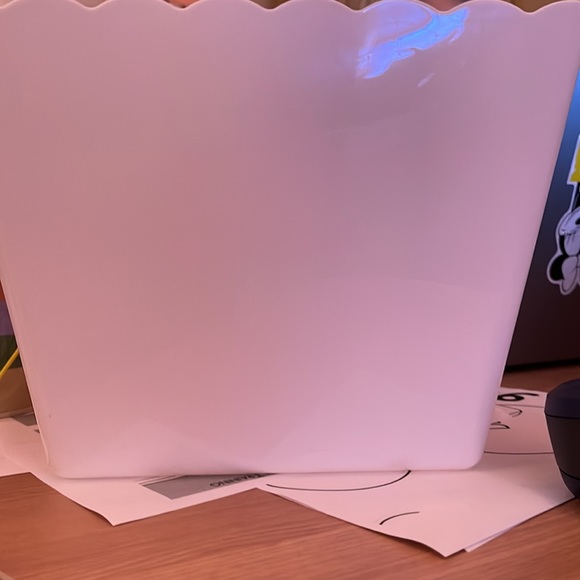 A big popcorn box used for fun stuff - Picture 3 of 5